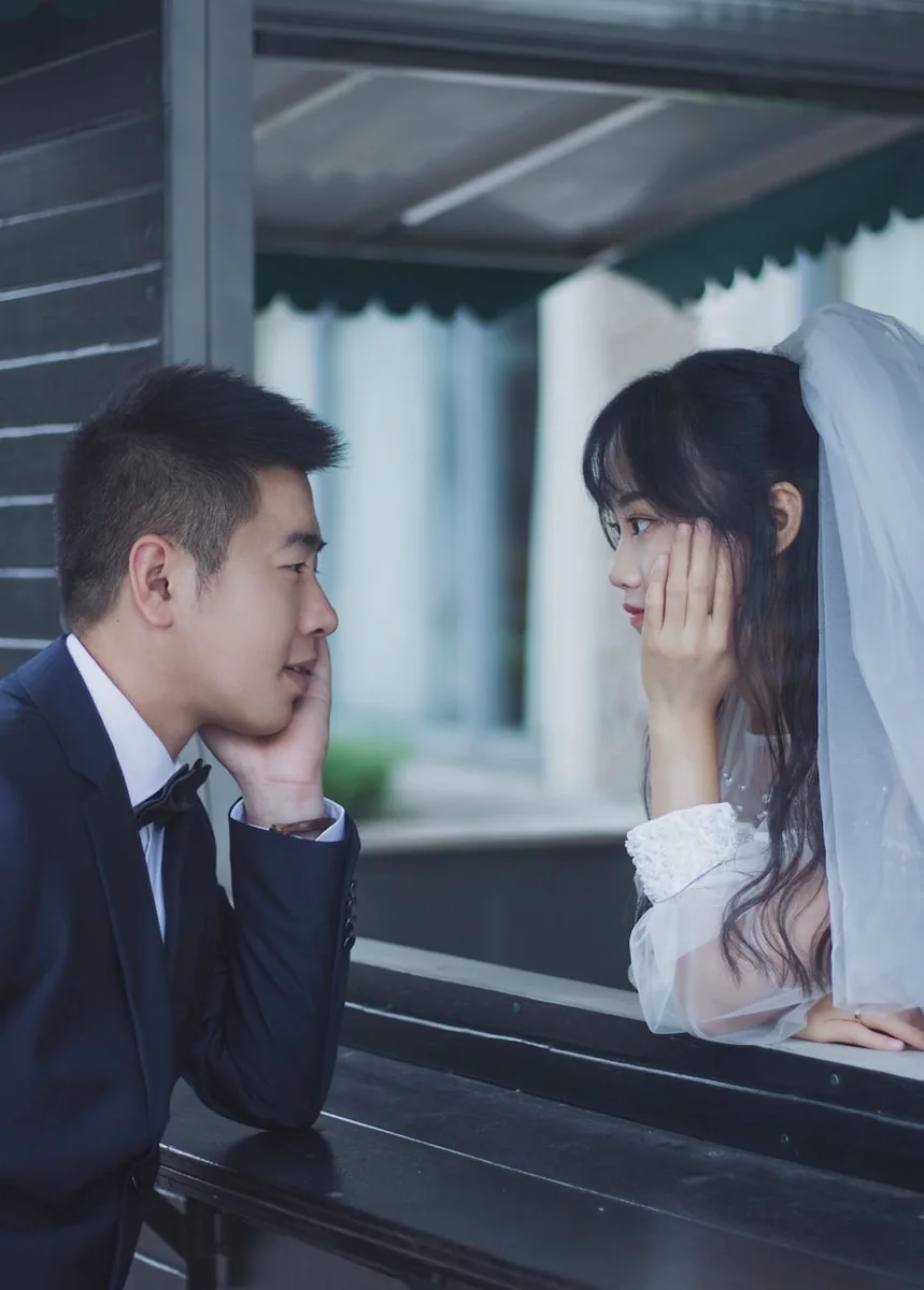 合作流程四阶段示意：从意向确认到交付复盘